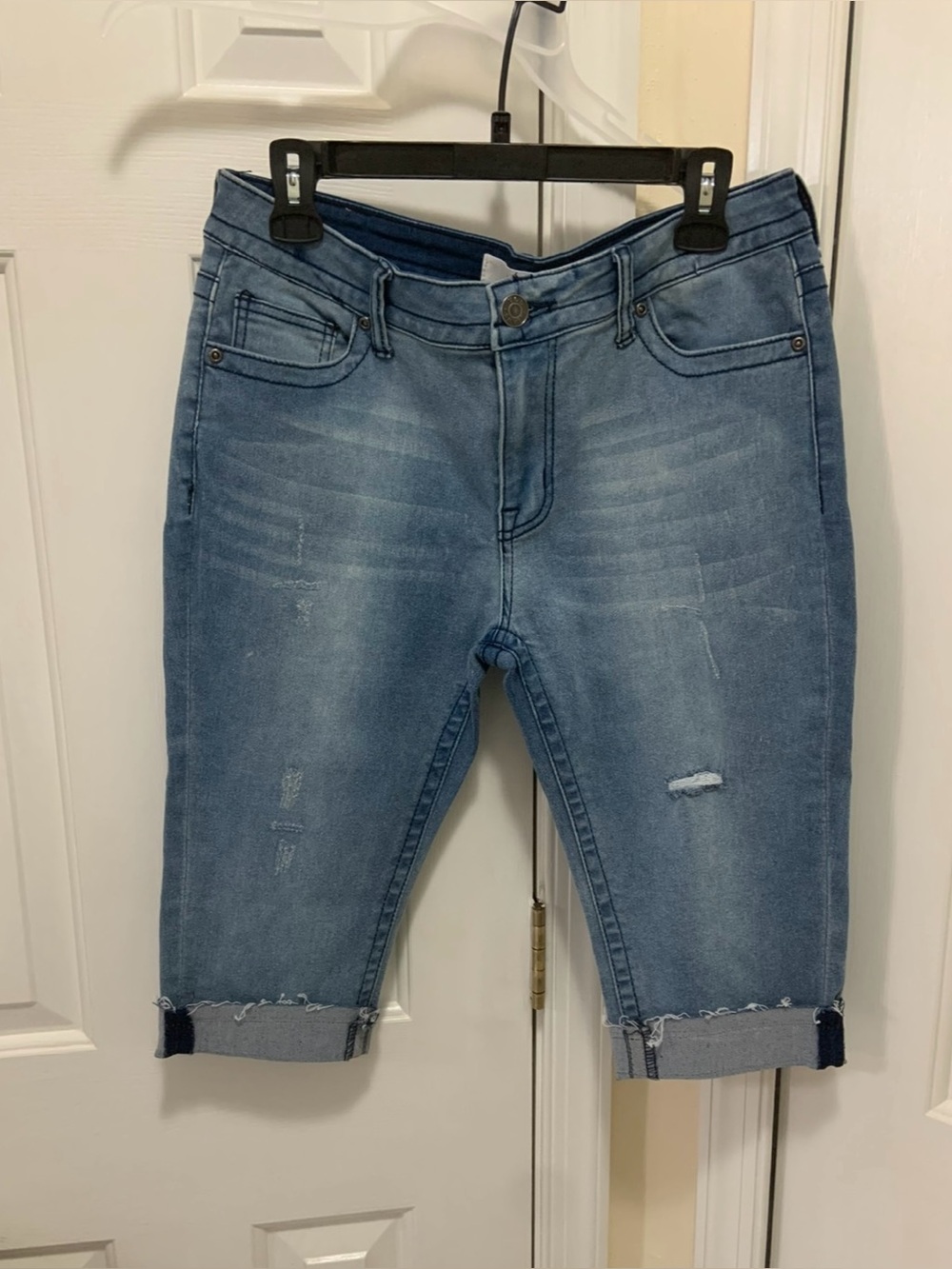 Brand VGS Women’s Light Blue Denim Knee-Length Jeans